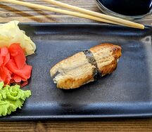 Суши с угрем