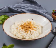 Каша рисовая с грушей и грецким орехом