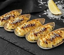 Запеченные мидии в чесночно-сливочном соусе