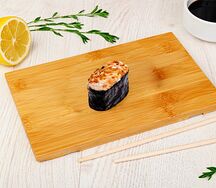 Запеченные суши с кальмаром