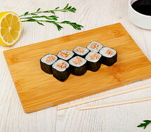 Хосомаки с лососем гриль