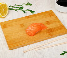 Суши с лососем