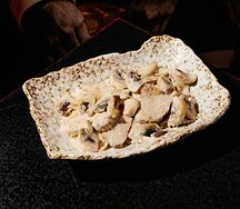 Паста фарфалле с курицей и грибами