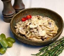 Феттуччине с курицей и грибами 