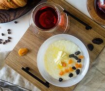 Каша рисовая с сухофруктами и медом
