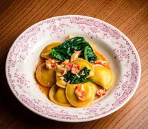 Равиоли с творожным сыром и крабом