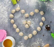 Замороженные пельмени ручной лепки свиная говядина