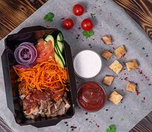 Донер на тарелке с телятиной