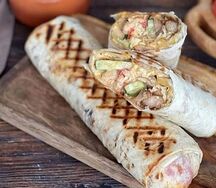 Вегетарианская шаурма в лаваше с овощами 