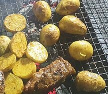 Картошечка с салом на углях 