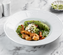 Салат с авокадо, креветками и соусом цитронет