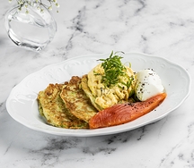 Кабачковые оладьи с форелью