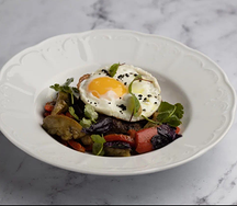 Бифштекс с запечеными овощами