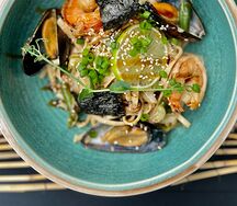 Wok с морепродуктами