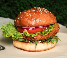 Бургер с куриным шницелем