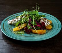 С печеной свеклой и сыром креметта