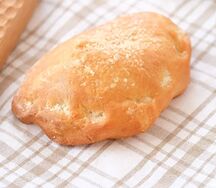 Пирожок с яблоком и грушей