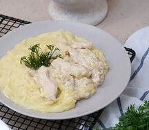 Картофельное пюре с бефстроганов