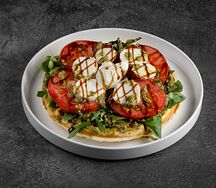 Сытная вафля Моцарелла-песто