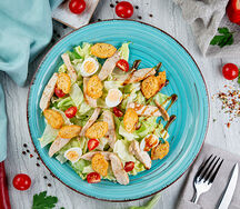 Салат Цезарь с курицей