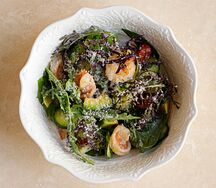 Салат с креветками и авокадо