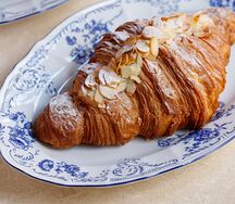 Круассан Миндальный