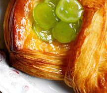 Даниш с виноградом