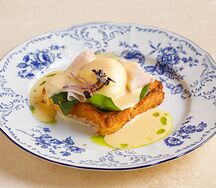 Бенедикт на бриоши