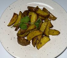 Запеченный картофель дольками