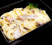 Паста с курицей и грибами