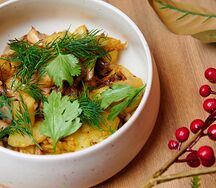 Картофель, жаренный с луком и грибами