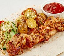 Шашлык из курицы с картофелем беби и салатом Фитнес