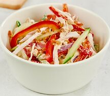 Салат Азия с курицей и соусом кимчи