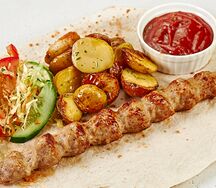 Люля из курицы с картофелем беби и салатом Фитнес
