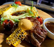 Стейк из телятины с полентой и соусом эбару