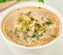Домашняя куриная лапша с яйцом