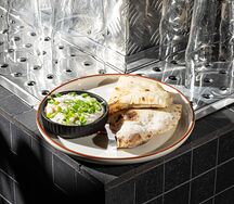 Икра щуки и сельди со сметаной