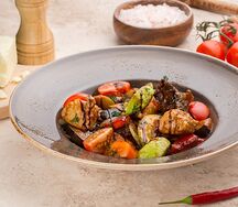 Мясное ассорти с овощами