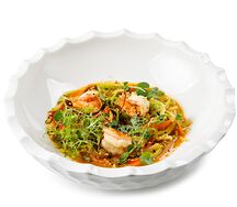 Лапша яичная с креветками