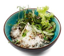 Гречневая каша с пармезаном и яйцом пашот