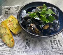 Кастрюля черноморских мидий