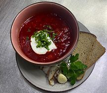 Борщ с салом и чесноком