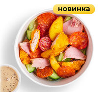С дольками, чоризо и ореховым соусом