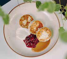 Сырники с маком и вишневым компоте