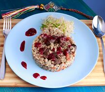 Перловка с олениной, квашеной капустой и брусничный соус