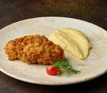 Котлета по-киевски с картофельным пюре