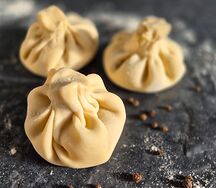 Хинкали с говядиной и свининой 