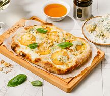 Римская Пицца Груша-горгонзола с трюфельным медом