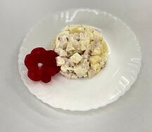 Салат с ананасами