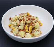 Салат с кукурузой и картофелем